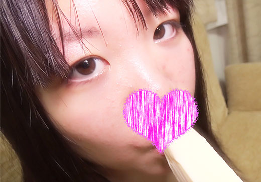 あみちゃんシリーズ⑤　棒アイス舐め　マイクロビキニ（黒）　フェラを真似てしゃぶる