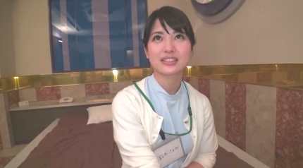 美巨乳の20歳歯科衛生士が初ハメ撮りで悶絶