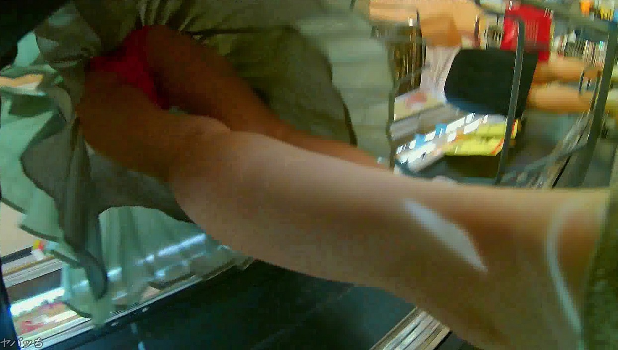 パンチラ逆さ撮り中にカメラを蹴られましたw丸見えふんわりロングスカート【動画】4作品セット販売 007 012 014 015 パンチラ逆さ撮り中にカメラを蹴られましたw丸見えふんわりロングスカート【動画】4作品セット販売 007 012 014 015