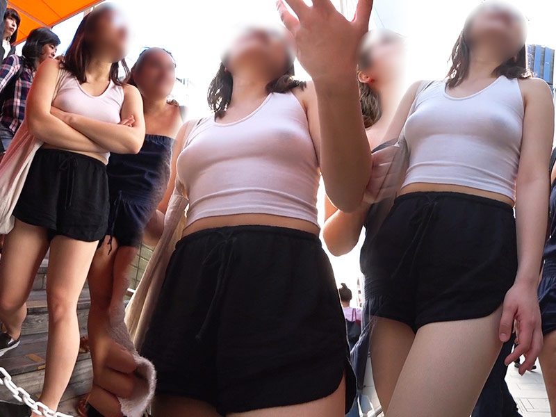 【フルHD 高画質】ノーブラで透け乳首をアピールするお姉さん♪卑猥なチクビもファッションの一部!? 【フルHD 高画質】ノーブラで透け乳首をアピールするお姉さん♪卑猥なチクビもファッションの一部!?