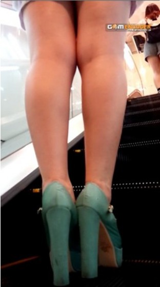 エロギャルミニスカ激写!!しかも巨乳^^ エロギャルミニスカ激写!!しかも巨乳^^