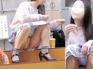 女さん うっかりスケベなパンティ履いてることを公開してしまう 女さん うっかりスケベなパンティ履いてることを公開してしまう