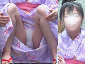 バレちゃった・・・パンティ見せてくれる浴衣娘 ニッコニコで草 通常カメラ版 バレちゃった・・・パンティ見せてくれる浴衣娘 ニッコニコで草 通常カメラ版