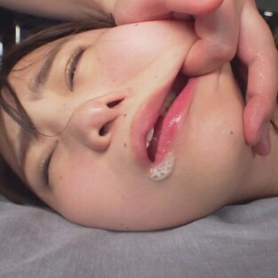 【3Pセックス×オイルマッサージ】おじさん達に弄ばれたロリ子ちゃん 【3Pセックス×オイルマッサージ】おじさん達に弄ばれたロリ子ちゃん