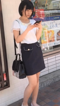 【超Ｓ級】ロリ可愛い乃木坂級美女のガードの緩いカラフルパンツ盗撮成功！！！！